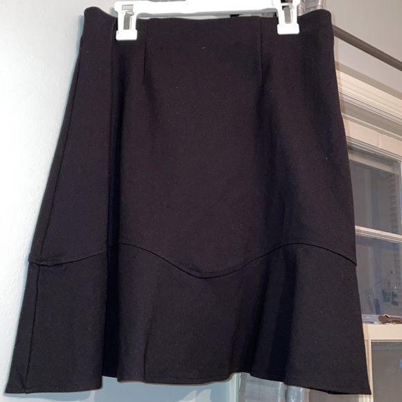 Fancy black skirt - Picture 2 of 2